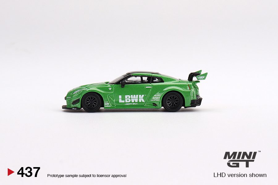 1/64 Nissan GT-R R35 LB-Silhouette Works Ver.2 In Green By Mini GT