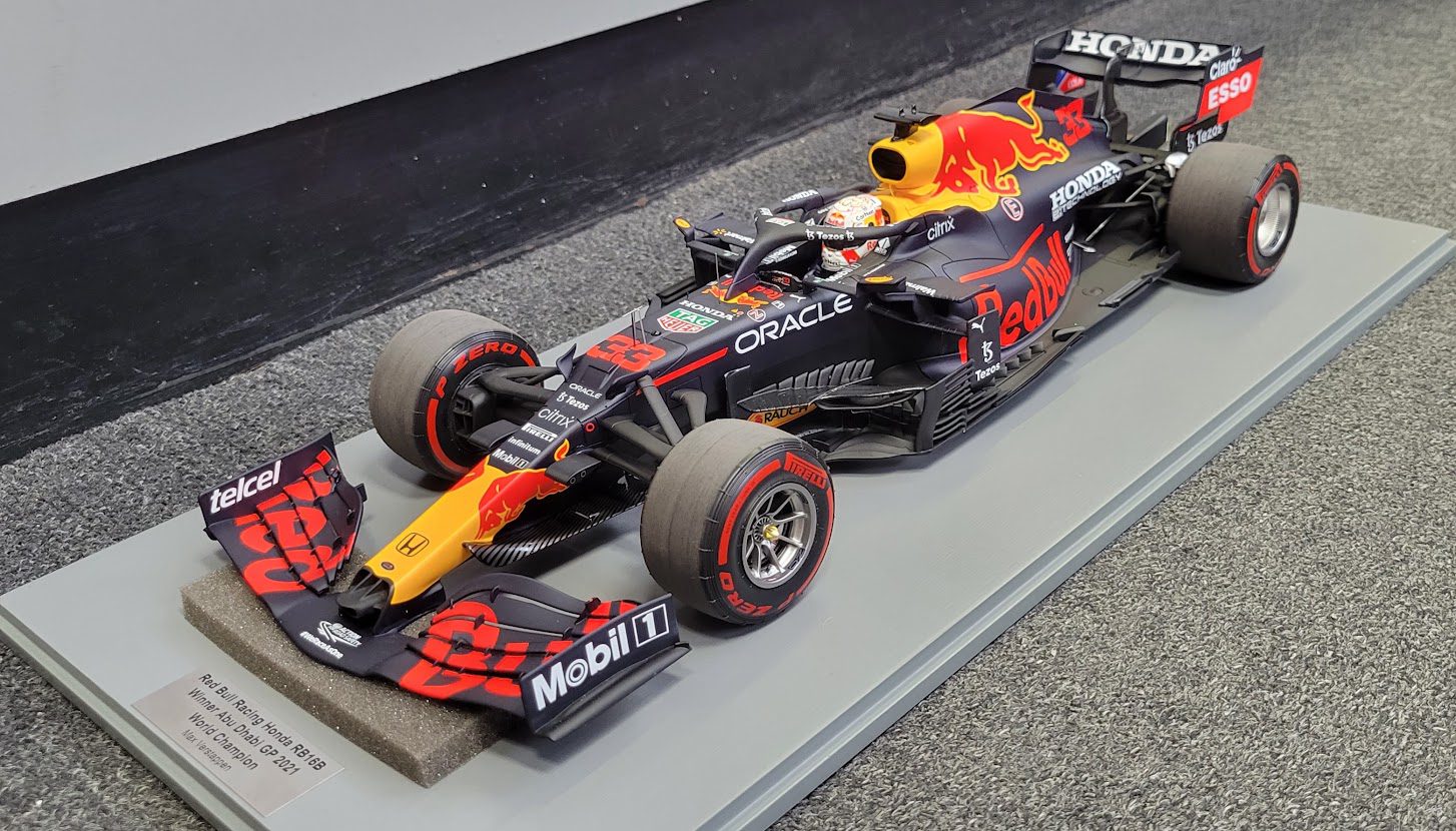 1/12 2021 Red Bull Racing Honda RB16B No.33 Winner Of Abu Dhabi GP Max  Verstappen With Acrylic Cover By Spark (Limited To 2,021 Pieces)
